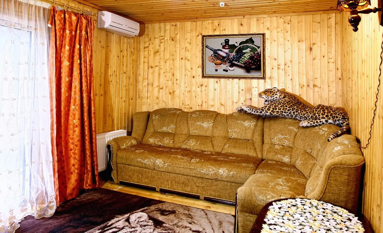 Hotel Perlyna Podillyа à Sataniv Extérieur photo
